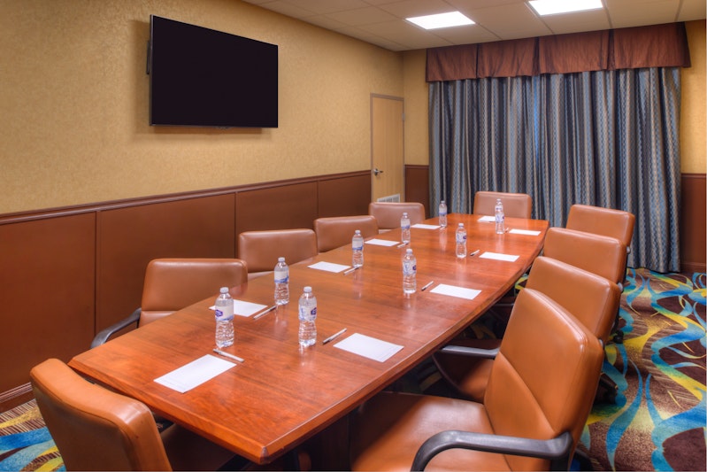 Hampton Inn Suites Ontario 42/60