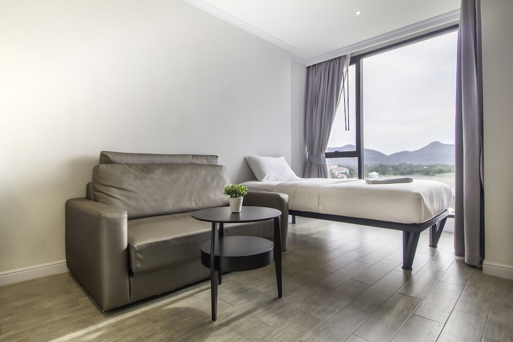 Hataara Hotel Huahin 33/46