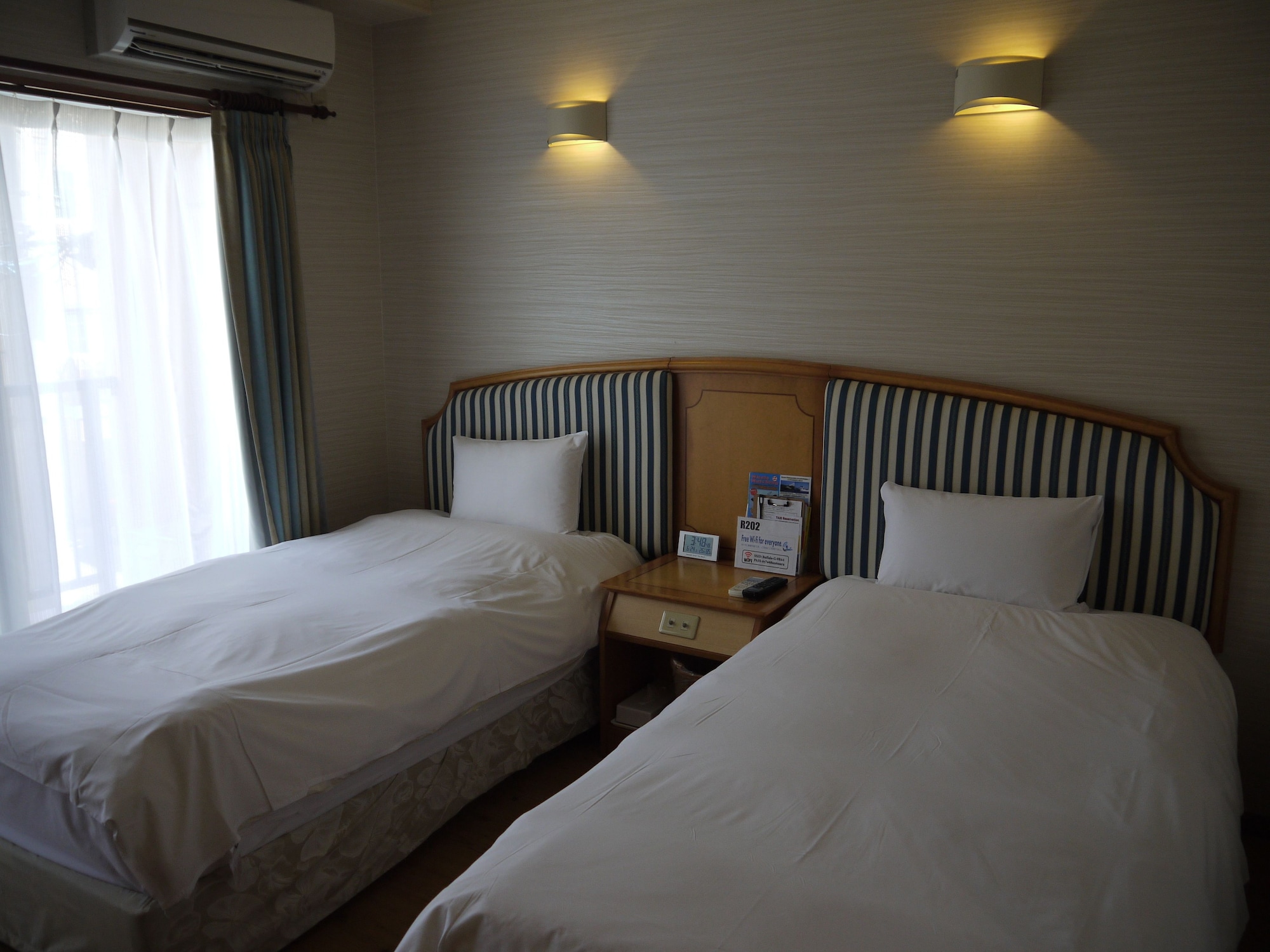STANDARD, TWIN BEDS, MAIN BUILDING
