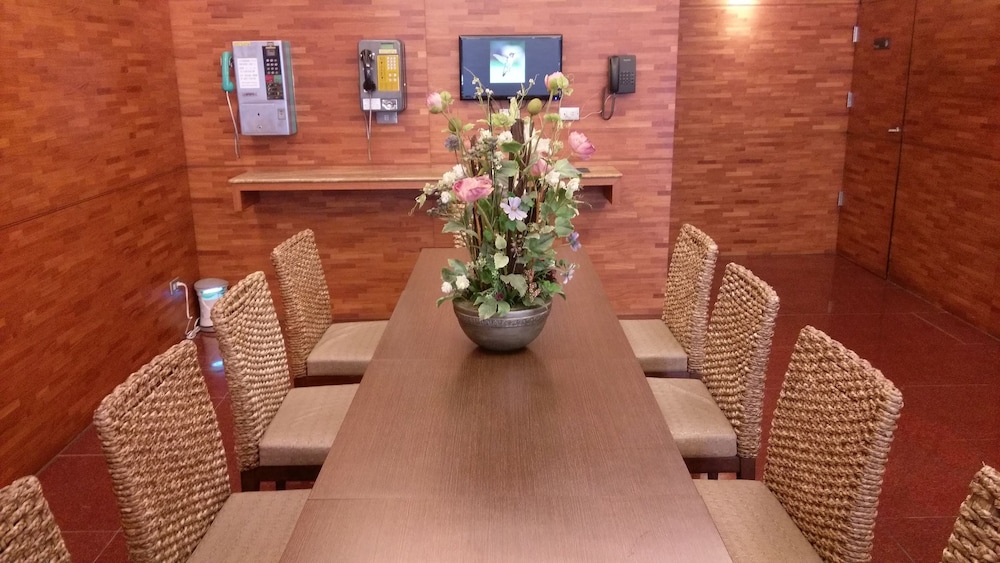 Premier Hotel 25/28