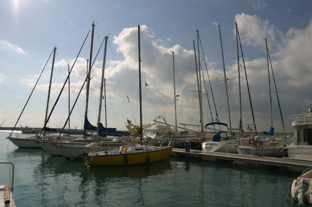 Hotel Nautico Pozzallo 34/68