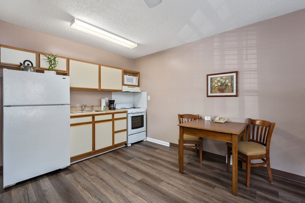 Affordable Suites 48/57