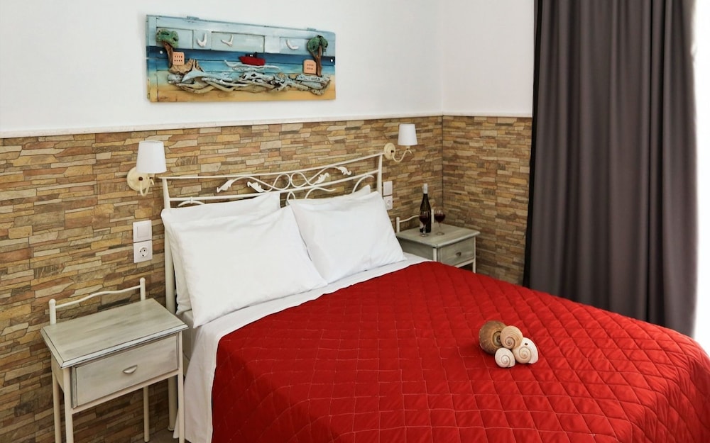 Kastro Hotel 24/50
