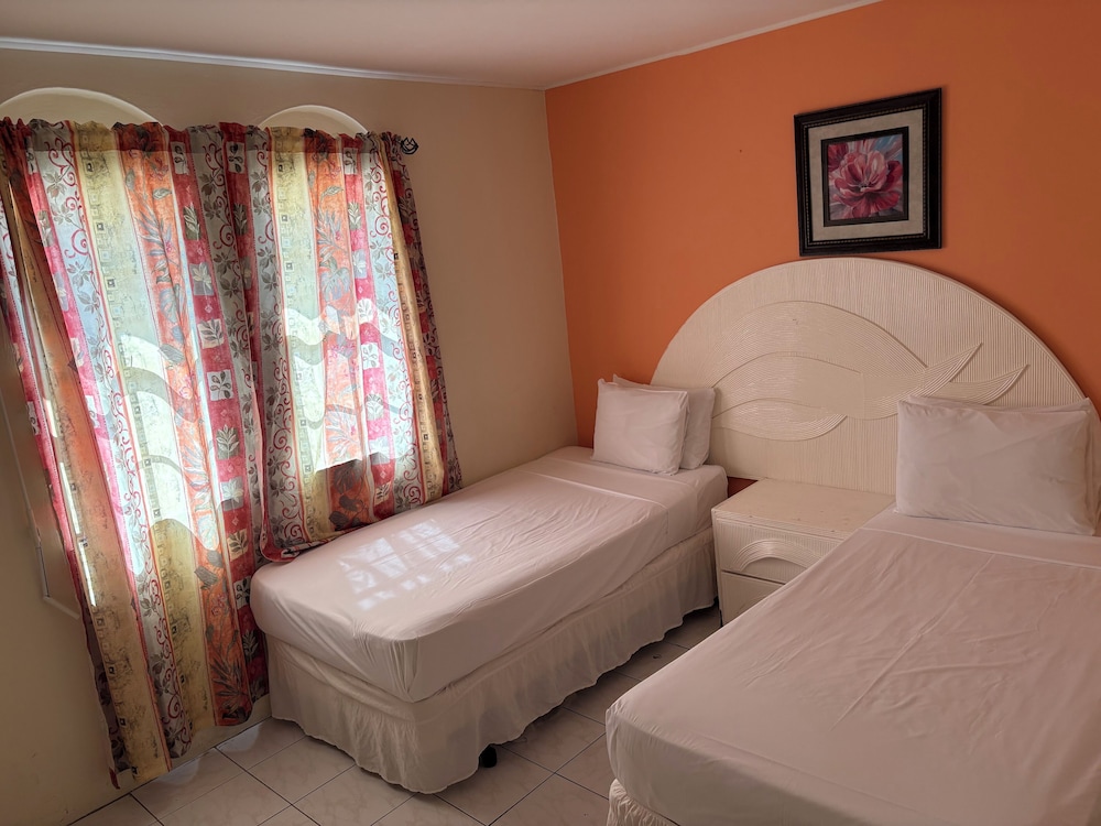 Sea View Beach Hotel 13/50