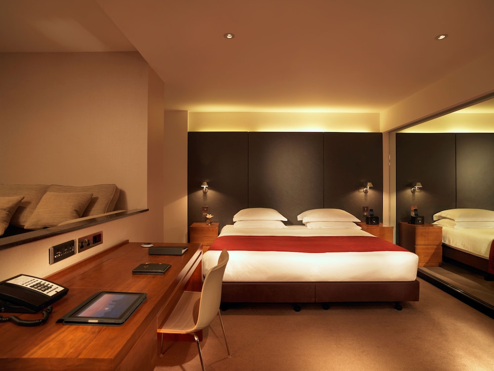 Royal Garden Hotel 23/85