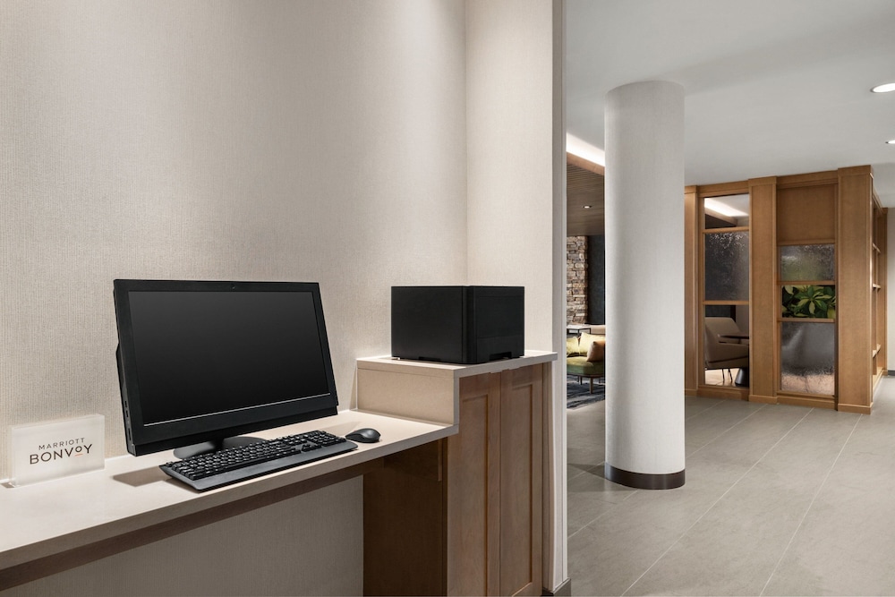 Fairfield Inn & Suites by Marriott Bonita Springs 24/31