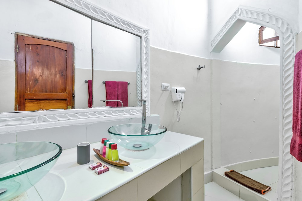 AHG Waridi Beach Resort & Spa 46/47