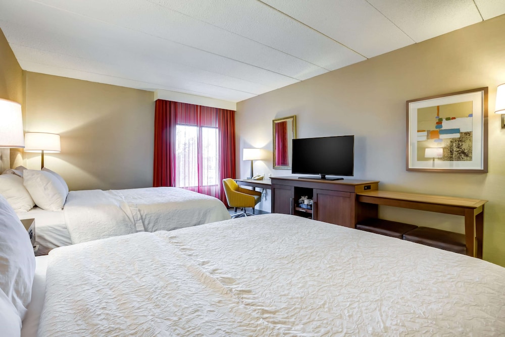 Hampton Inn Boston-Norwood 14/52