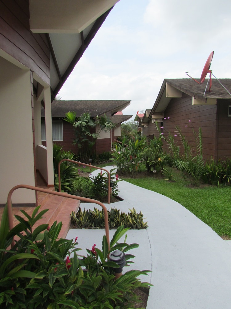 Hotel Eco Arenal 45/50