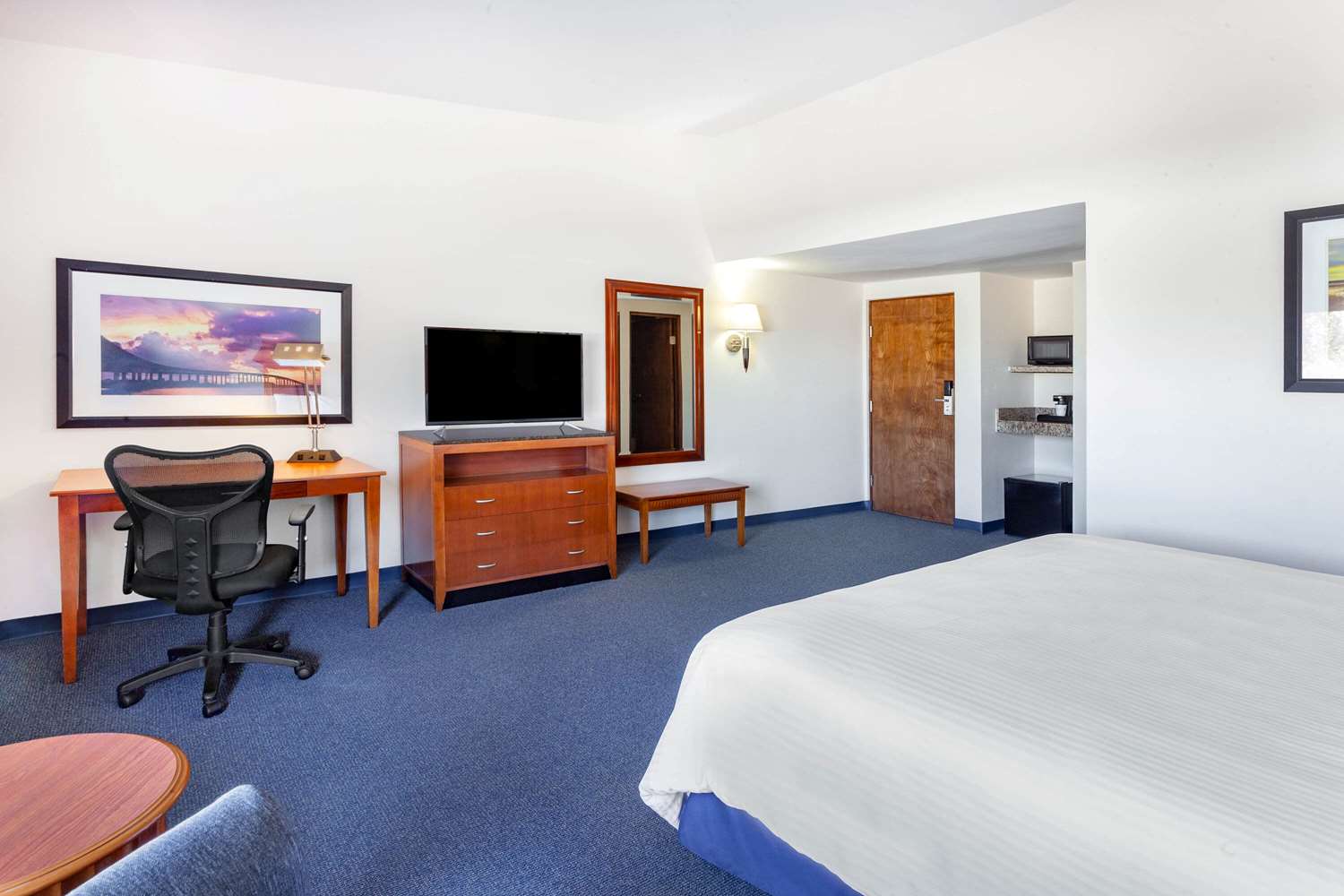 Days Inn By Wyndham Piedras Negras 6/26