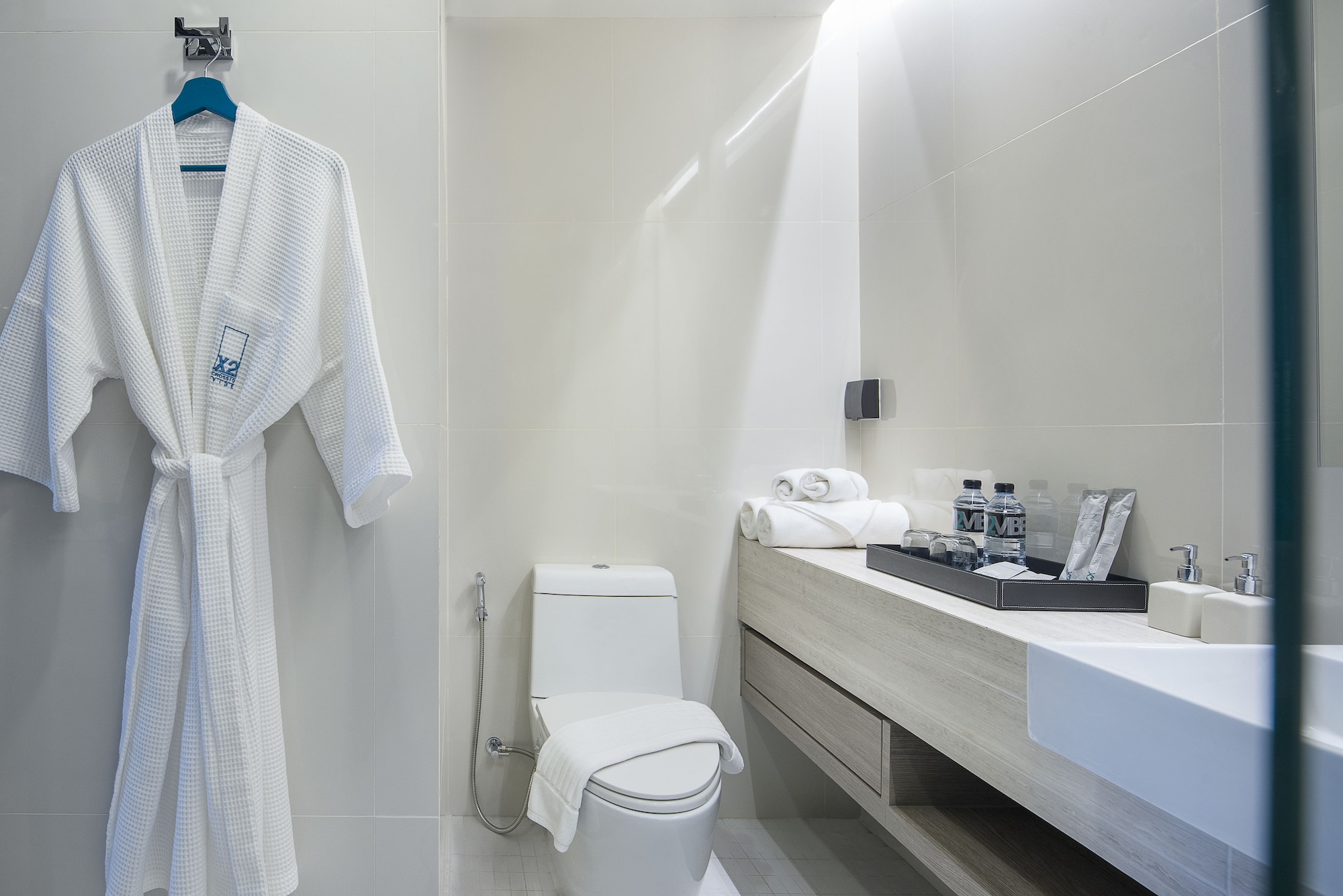 غرفة تنفيذية بسرير كينج بإطلالة على البحر، Seaphere Pattaya Hotel 6/8