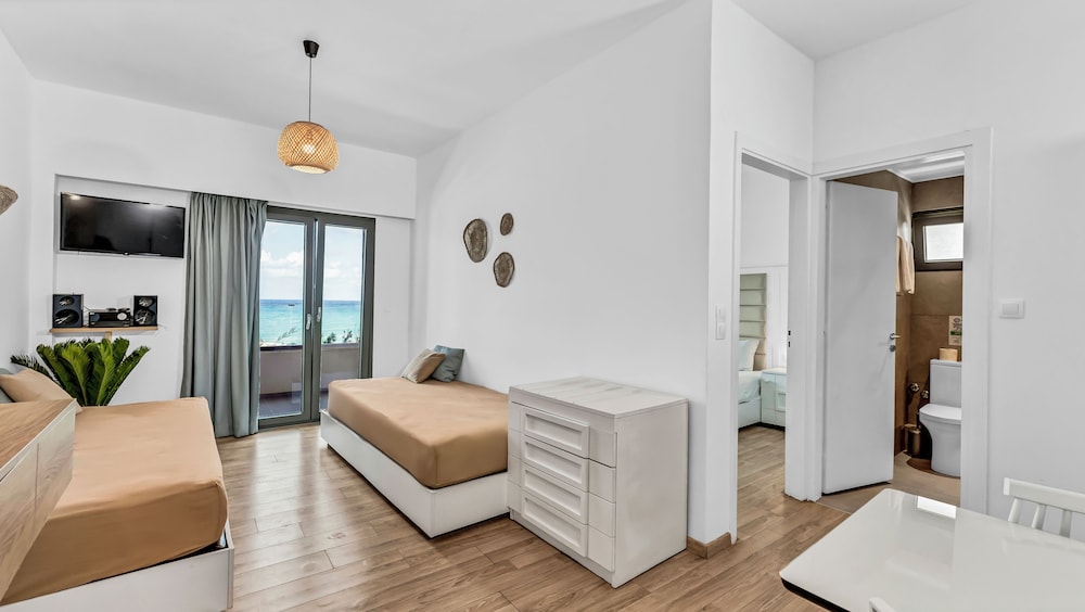 Sunset Beach Hotel 25/50