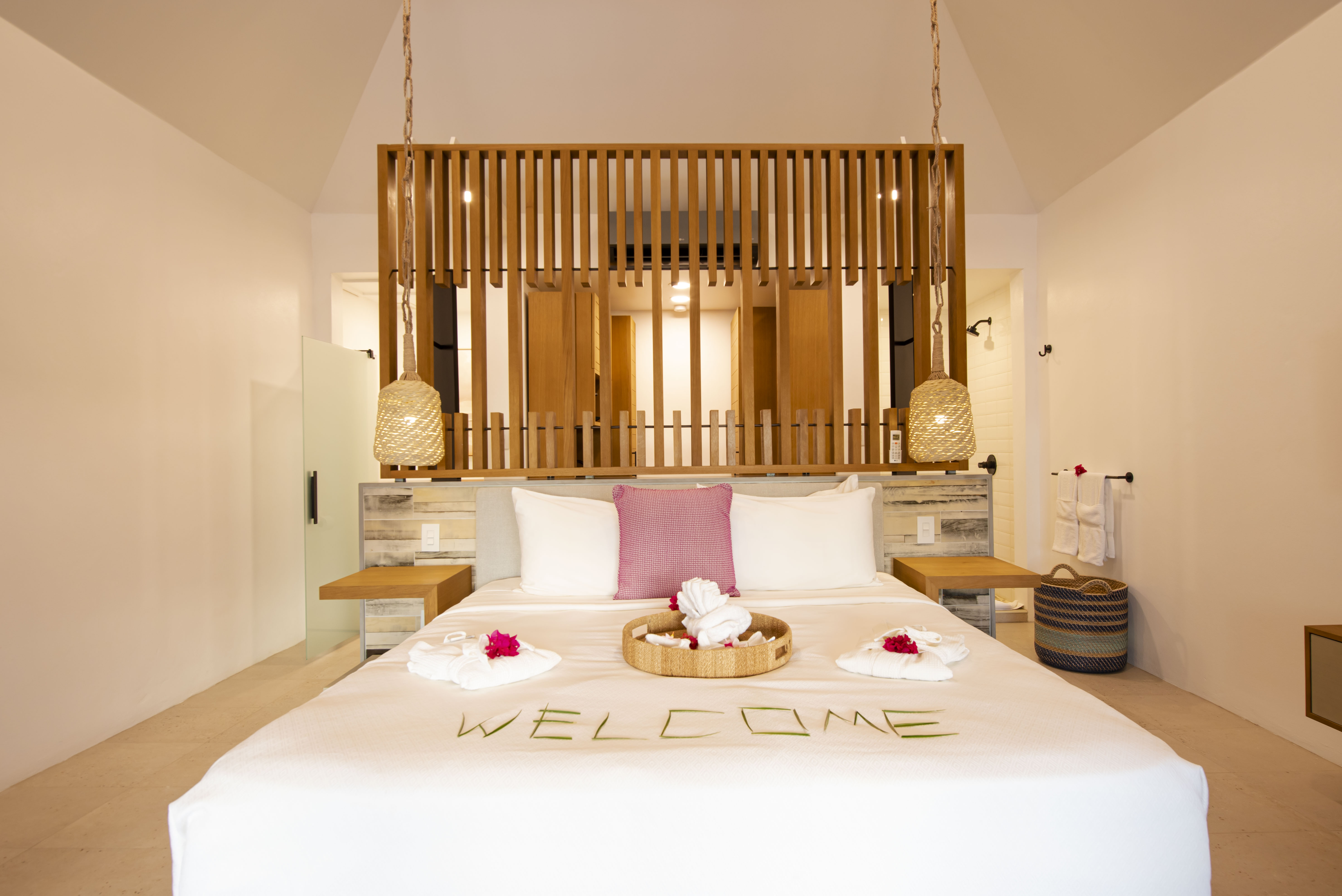 Pool, Suite, Bay View