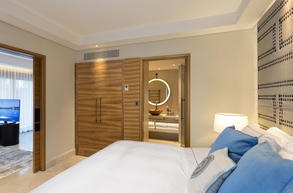 ORIENT, SUITE, OLD CITY VIEW