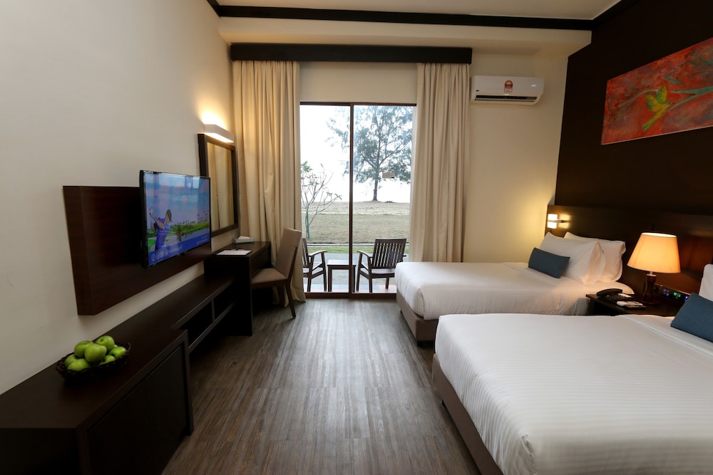 Villea Rompin Resort Golf 8/54