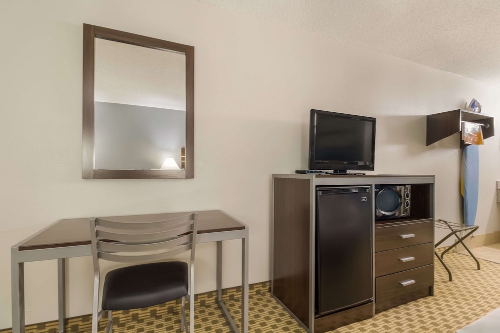 Quality Inn Madisonville TX 32/41