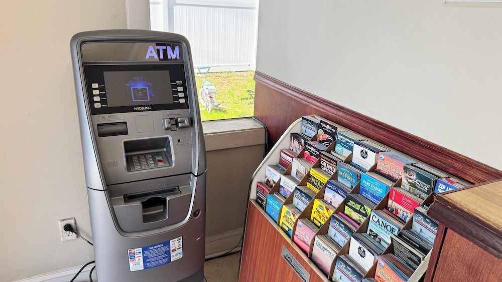 Economy 7 Inn Hampton W Pembroke 38/64