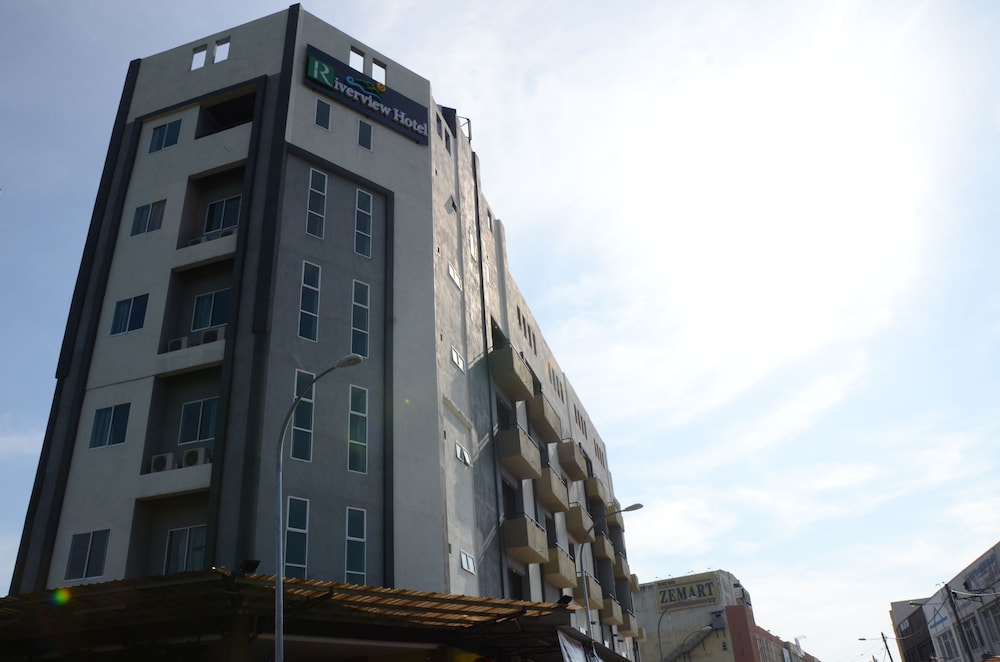 Riverview Hotel 3/33