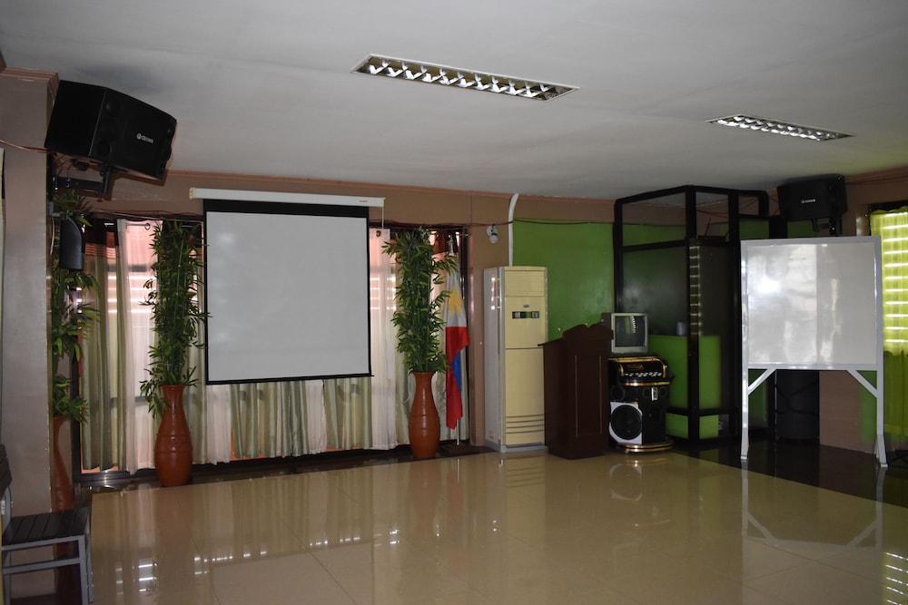 Nikitas Place Hotel 8/52