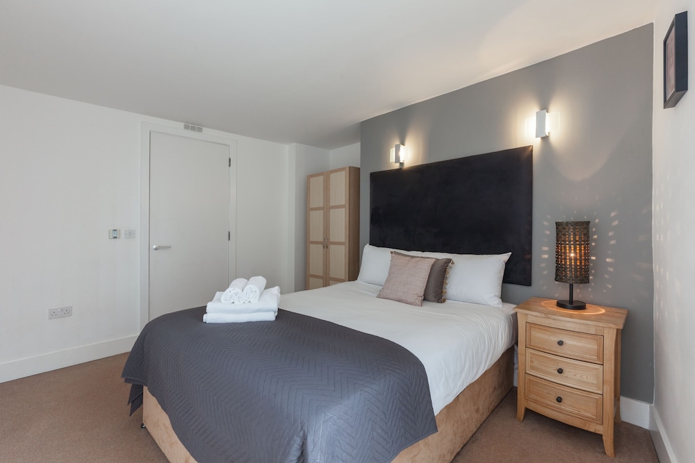 2 Bedrooms, Apartment, King Bed