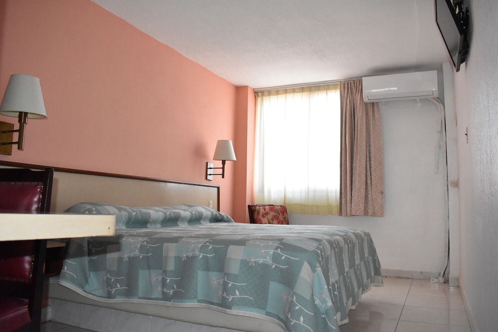 Hotel Baluarte 36/73