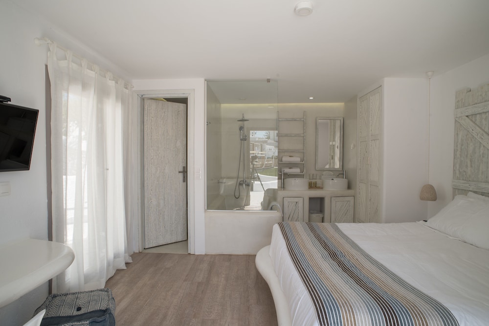 Akkadian Mykonos Resort 11/69