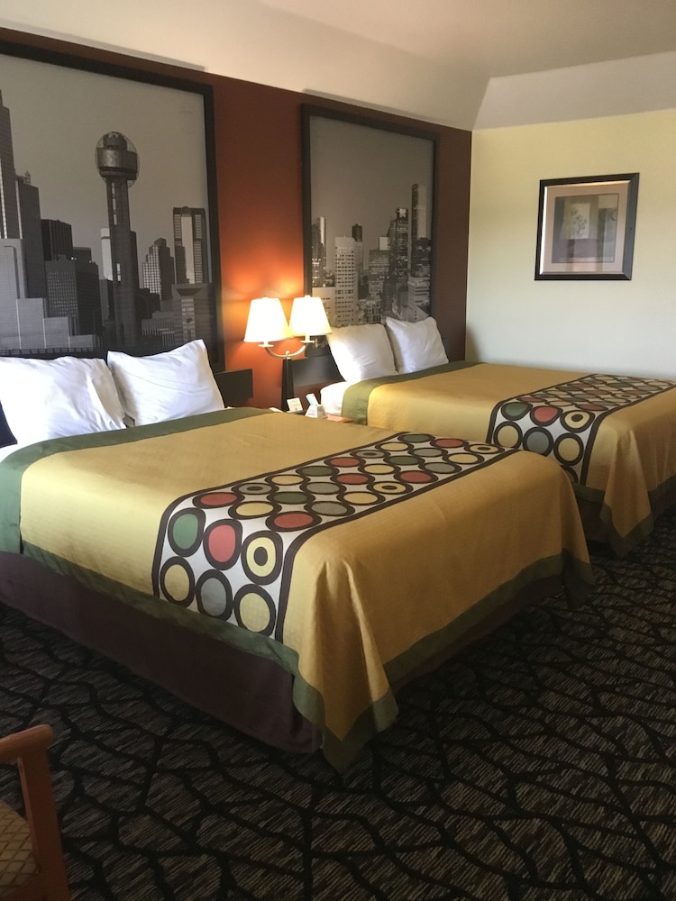 Super 8 by Wyndham Fairfield, TX 8/36