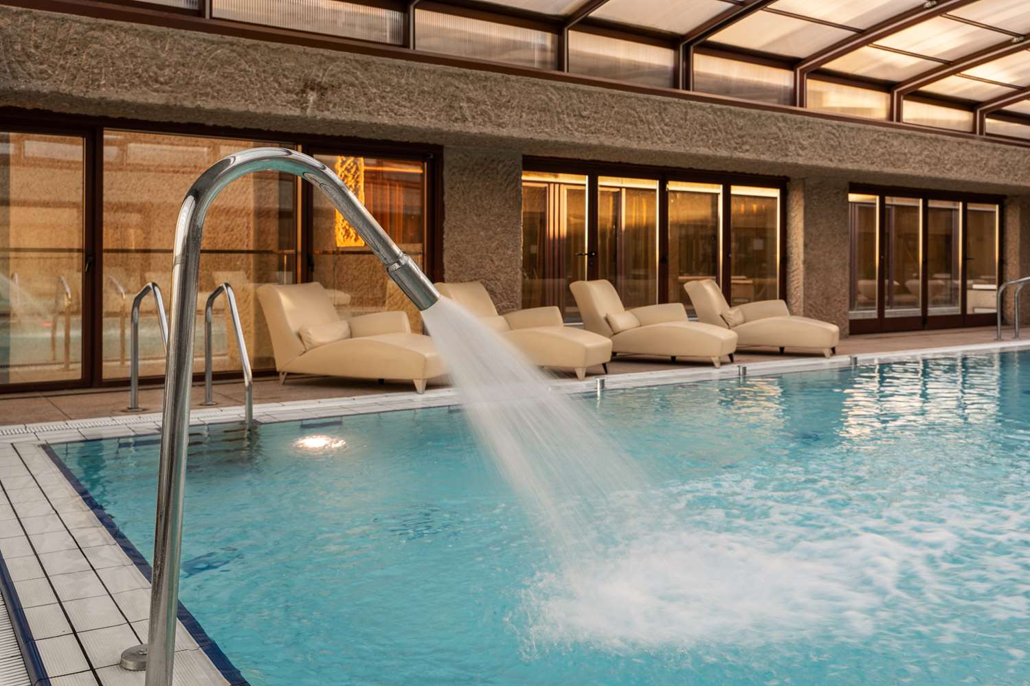 swimming pool spa