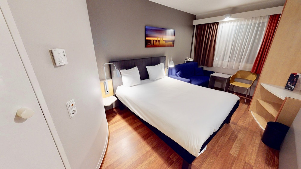 Ibis Cologne Airport Hotel 17/50