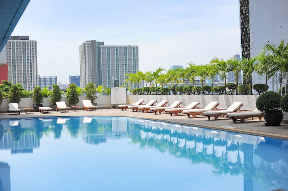 Golden Tulip Sovereign Hotel 47/50