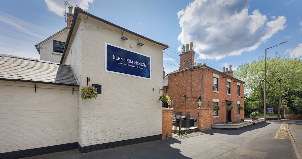 OYO Blenheim House in DERBY - UK