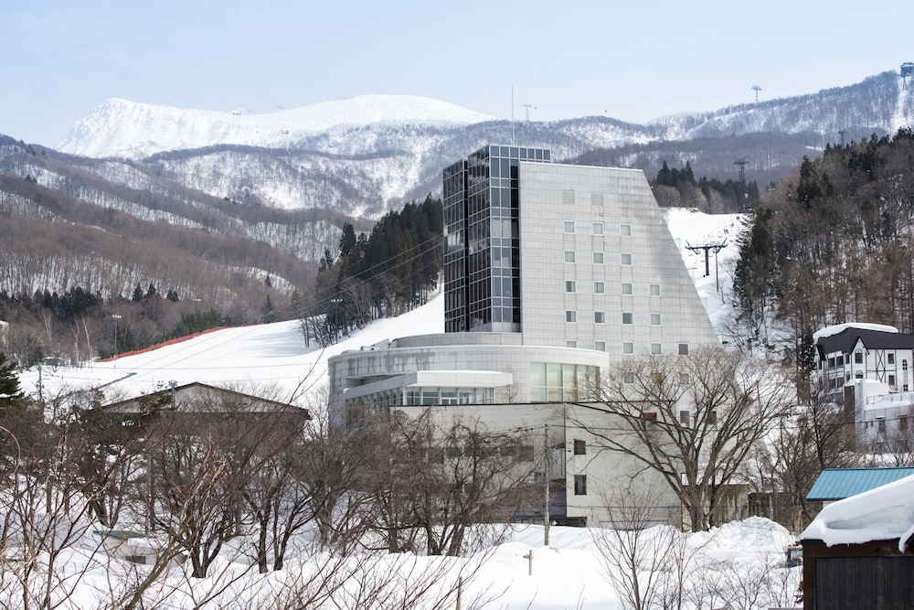 Takamiya Rurikura Resort 3/67