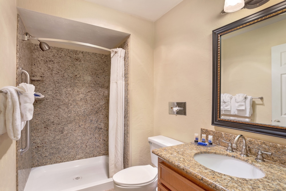 Lincoln Sands Oceanfront Resort, Ascend Hotel Collection 68/69