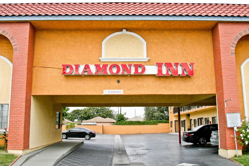 Diamond Inn 2/46