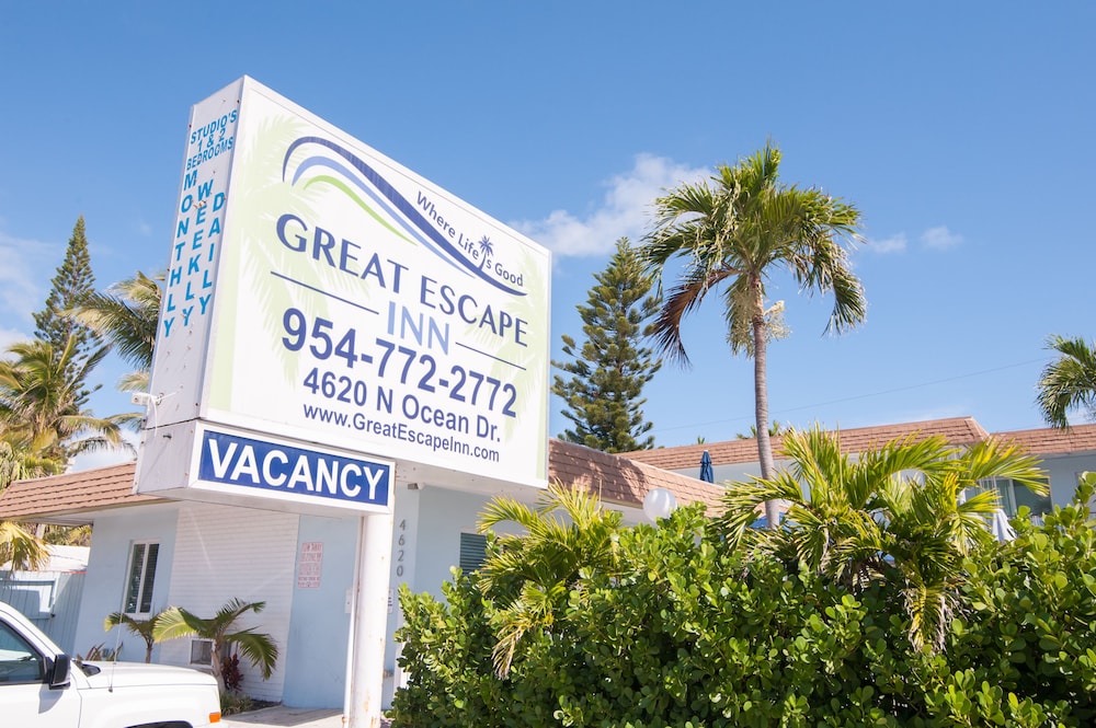 Great Escape Inn 2/75