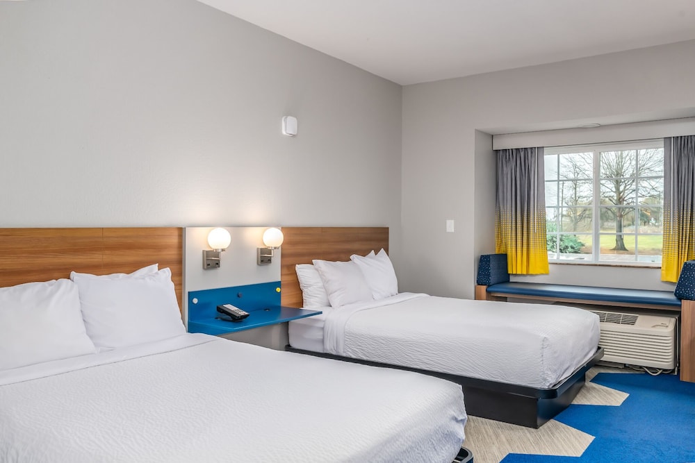 STANDARD, 2 QUEEN BEDS, ACCESSIBLE