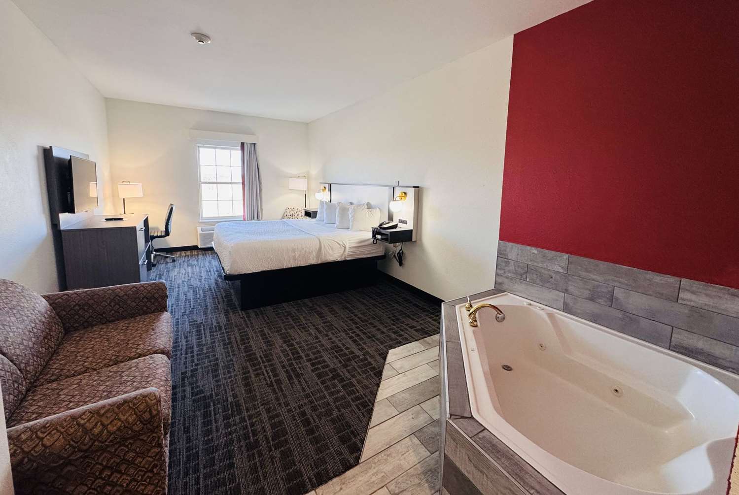 Ramada by Wyndham Sparta/At Speedway 31/33