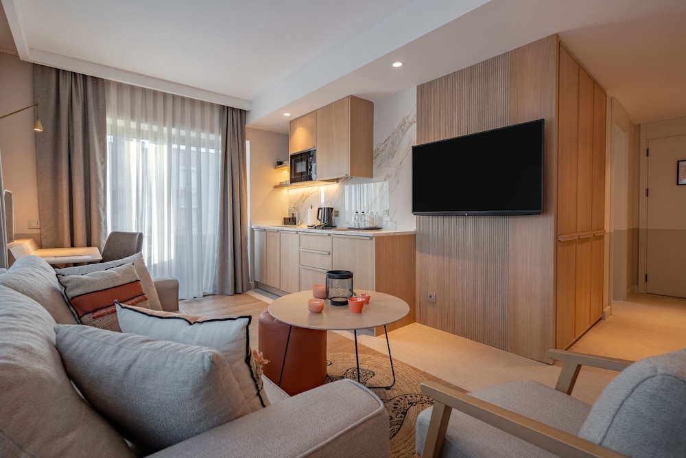 Oli Hotel 14/47
