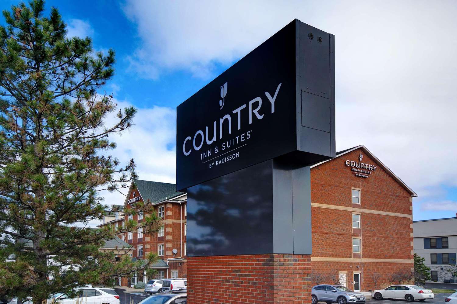 Country Inn & Suites By Radisson Cincinnati Airport KY 2/19