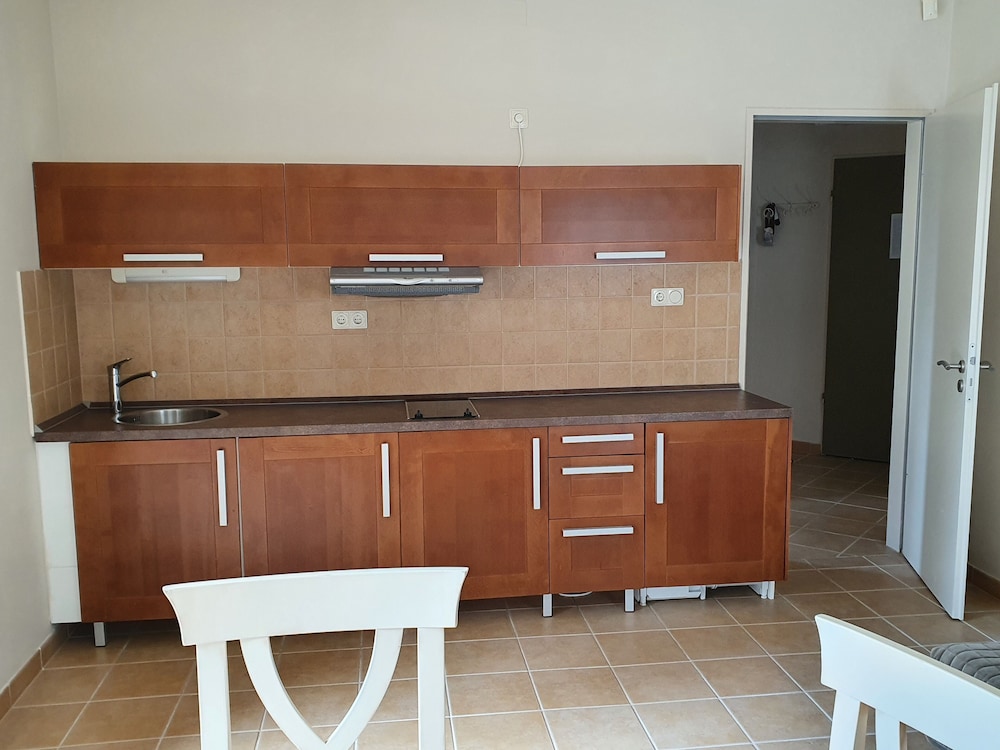 Hullam Villa 6/47