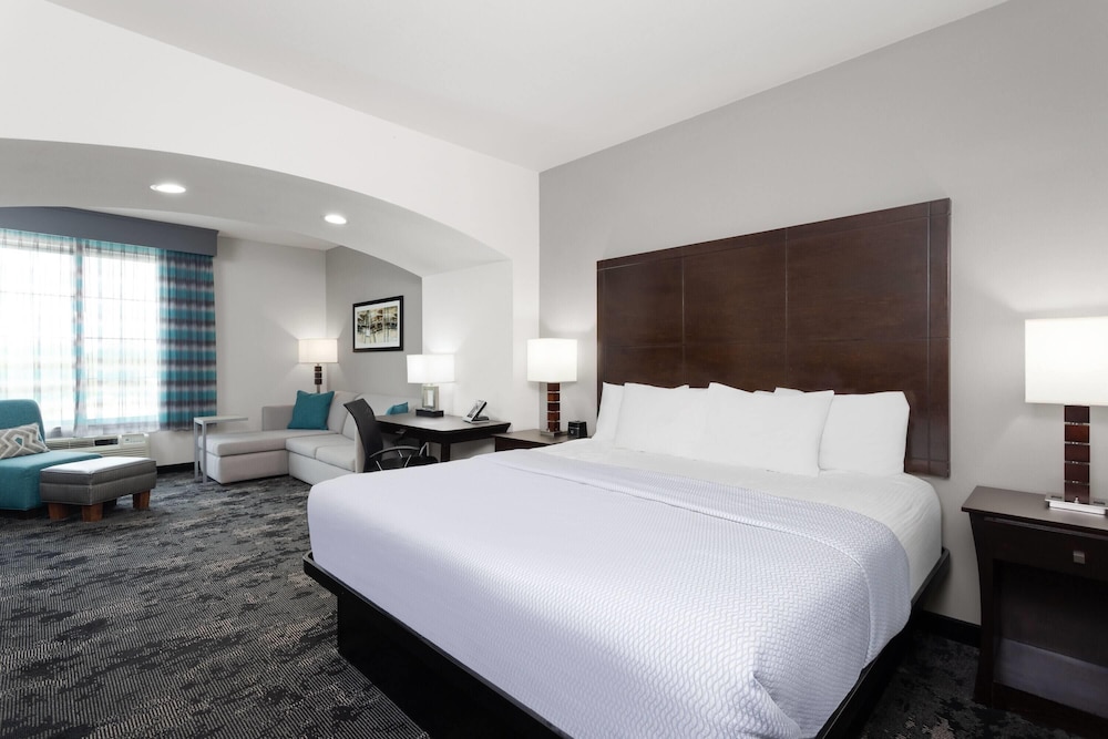 Deluxe, Executive, King Bed