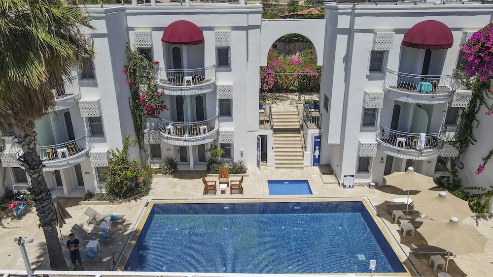 La Brezza Suite &amp; Hotel 5/63