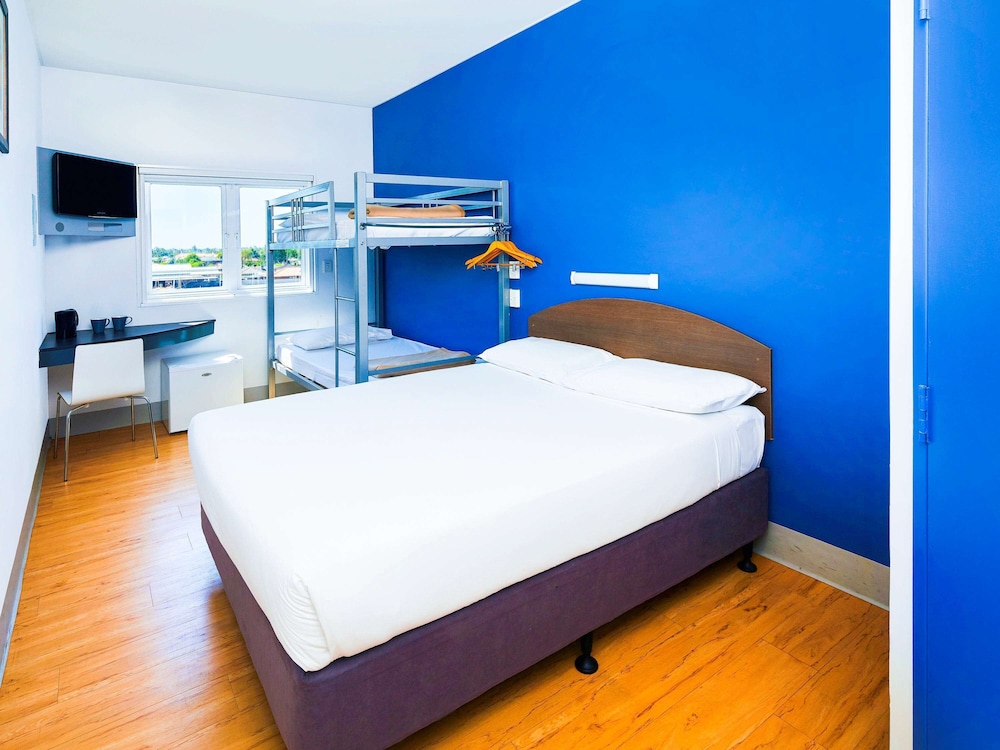 IBIS BUDGET PERTH AIRPORT 28/63