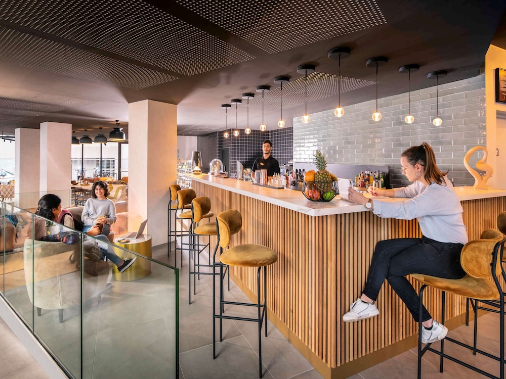 NOVOTEL BELLEVILLE PARIS 20 56/69