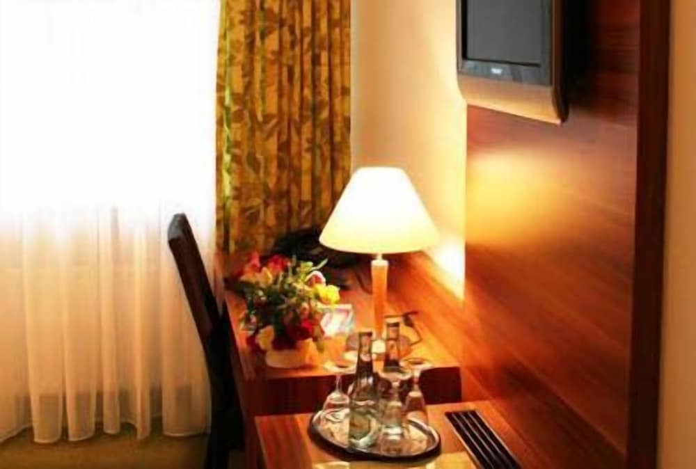 Hotel Wallis 24/50