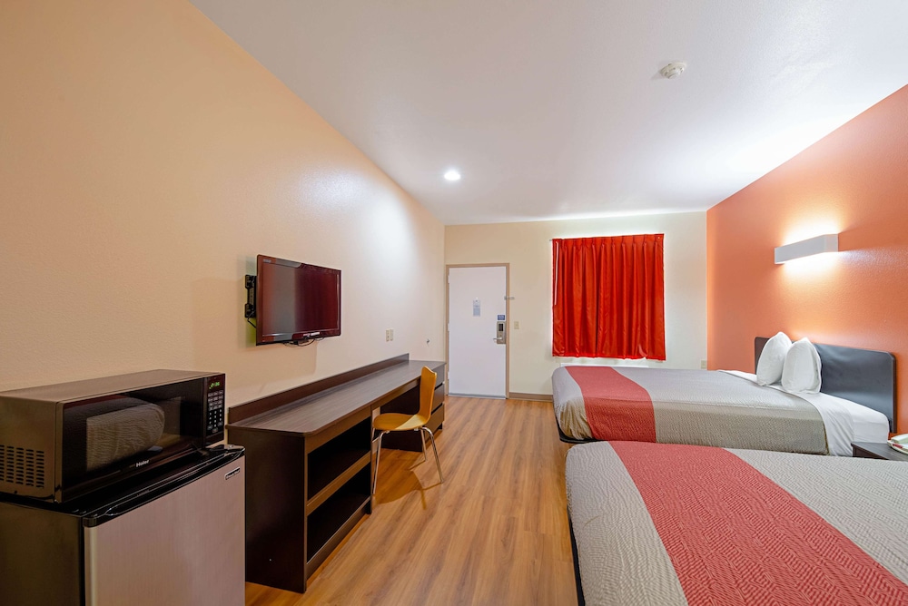 Motel6 Rhome, TX 26/43