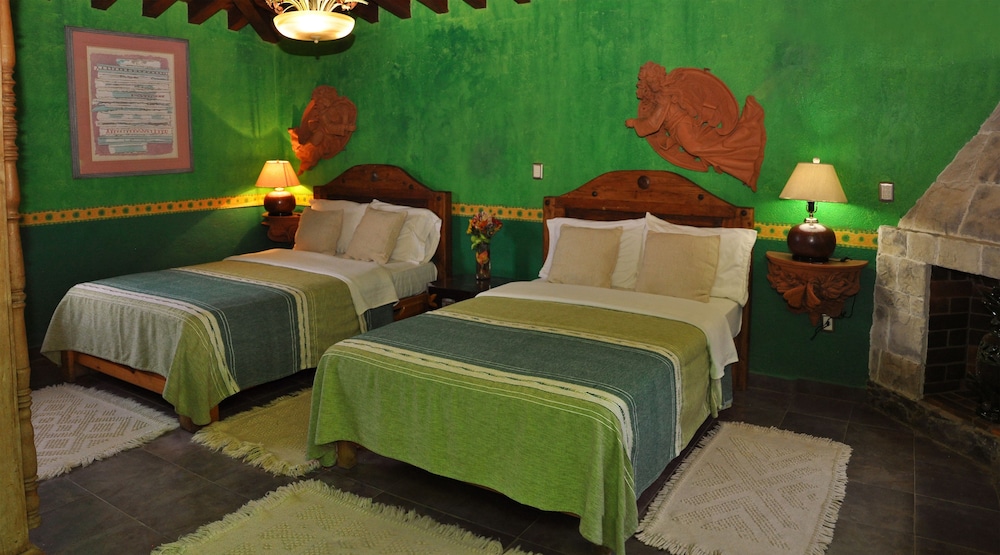 Eco Hotel Ixhi 10/74
