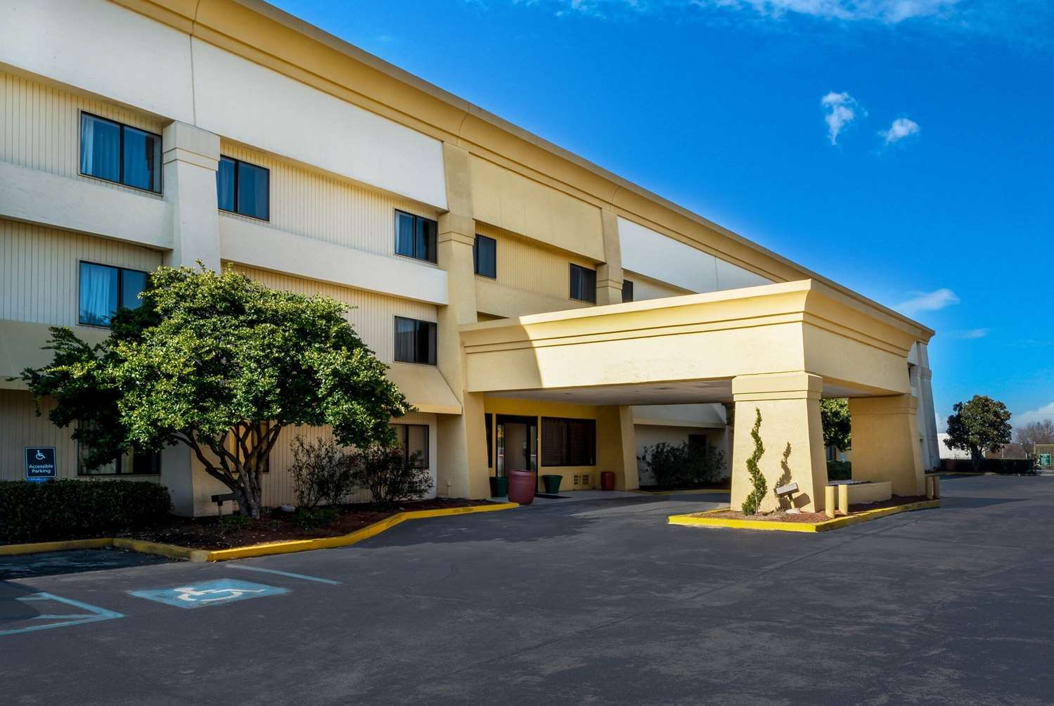 Baymont by Wyndham Meridian 30/34