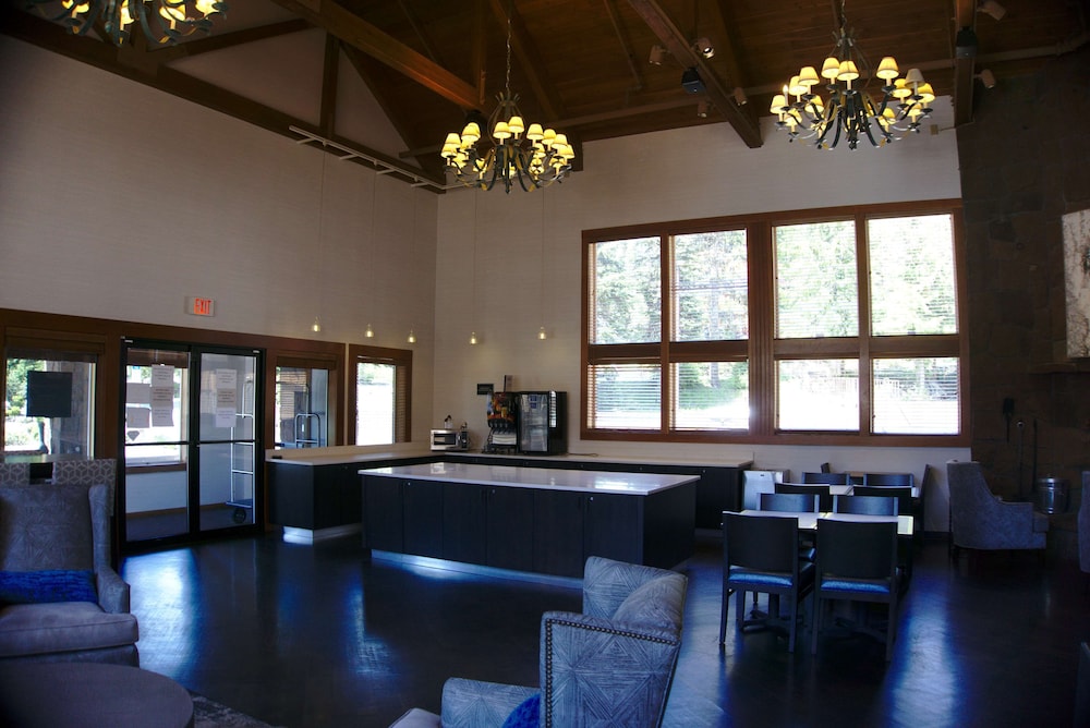 Best Western Mt. Hood Inn 34/41