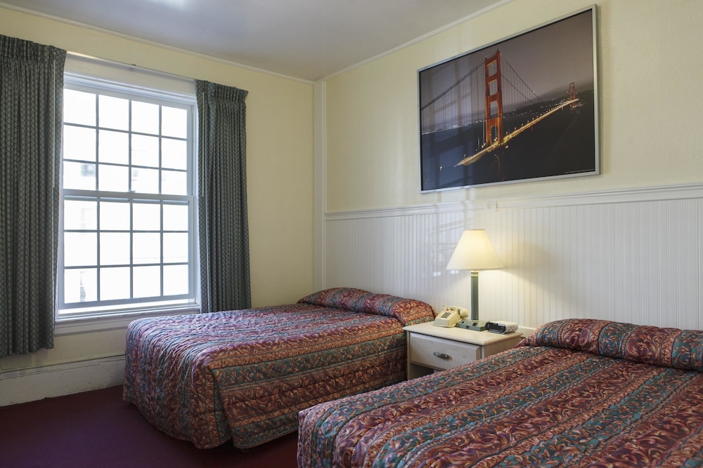 Grant Hotel 10/45